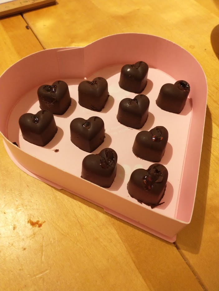 Itse tehtyjä vadelma konvehteja